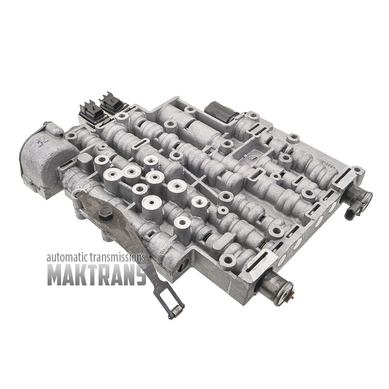 Zostava bloku ventilov so solenoidmi GENERAL MOTORS 4L60E 4L65E [roky 2000-2002, prstencové uzamykanie]