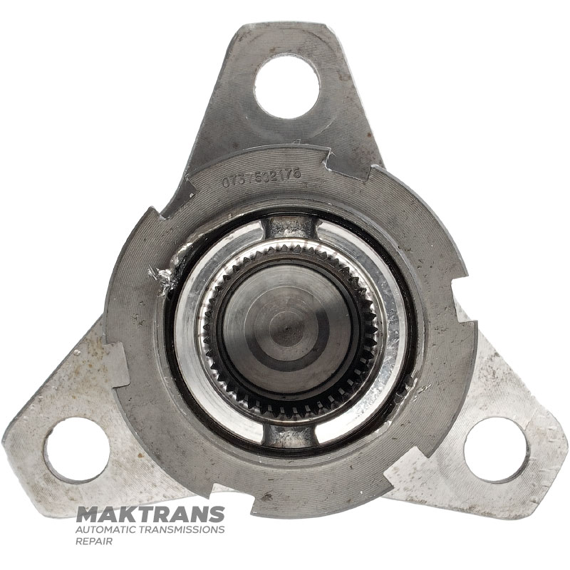 Príruba výstupného hriadeľa ZF 5HP19 1056414044, 0737502175 - (celková dĺžka 150 mm, 3 montážne otvory (vnútorný Ø 14,05 mm), 39 vnútorný drážok)