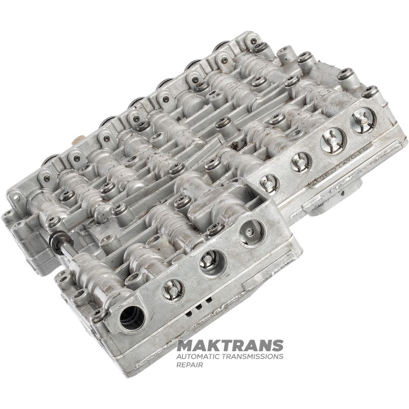 Teleso ventilu komplet so solenoidmi (použité, netestované) FORD 6R60, 6R80 — oddeľovacia doska 6L2P-7Z490-FC, opravte toto teleso ventilu +150 USD k cene