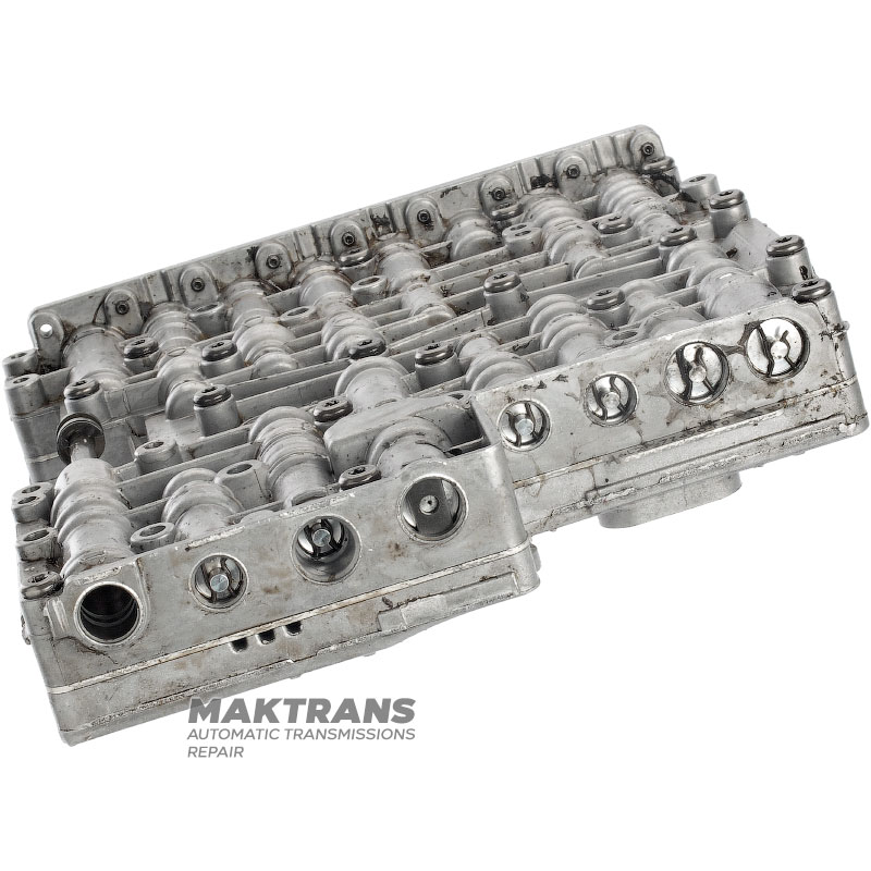 Teleso ventilu komplet so solenoidmi (použité, netestované) FORD 6R60, 6R80 — oddeľovacia doska 6L2P-7Z490-FD, opravte toto teleso ventilu +150 USD k cene
