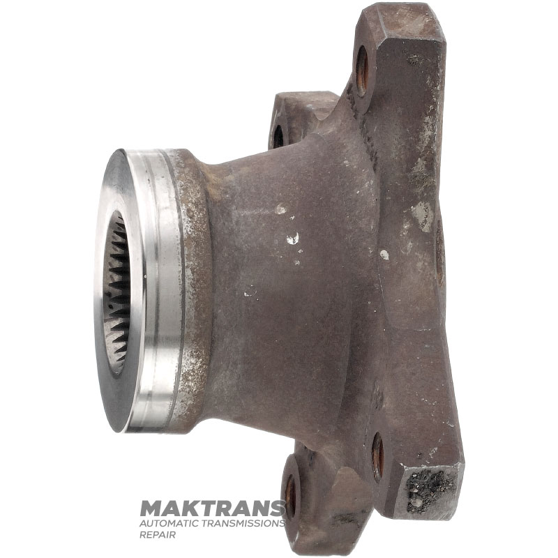 Príruba výstupného hriadeľa FORD 6R60, 6R80 — BL3P-7K359, 4 montážne otvory (stred↔stred 85 mm), 31 drážok