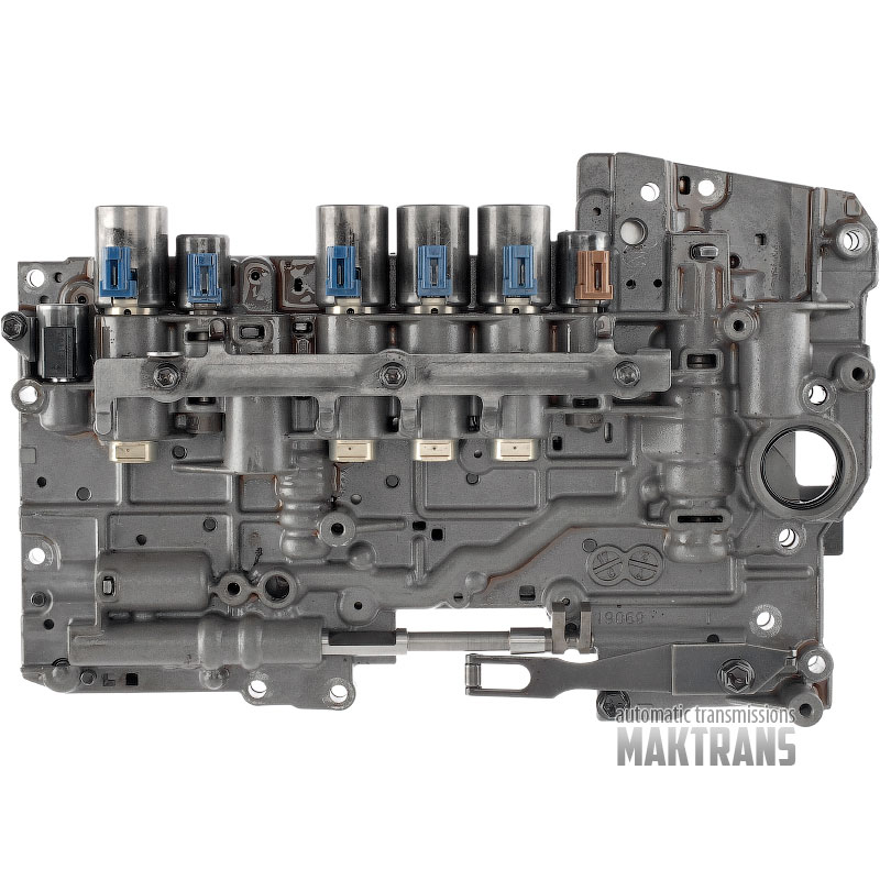 Teleso ventilu komplet so solenoidmi TOYOTA / LEXUS AC60E, AC60F — odstránené z použitej prevodovky (netestované) s označením 3501004260