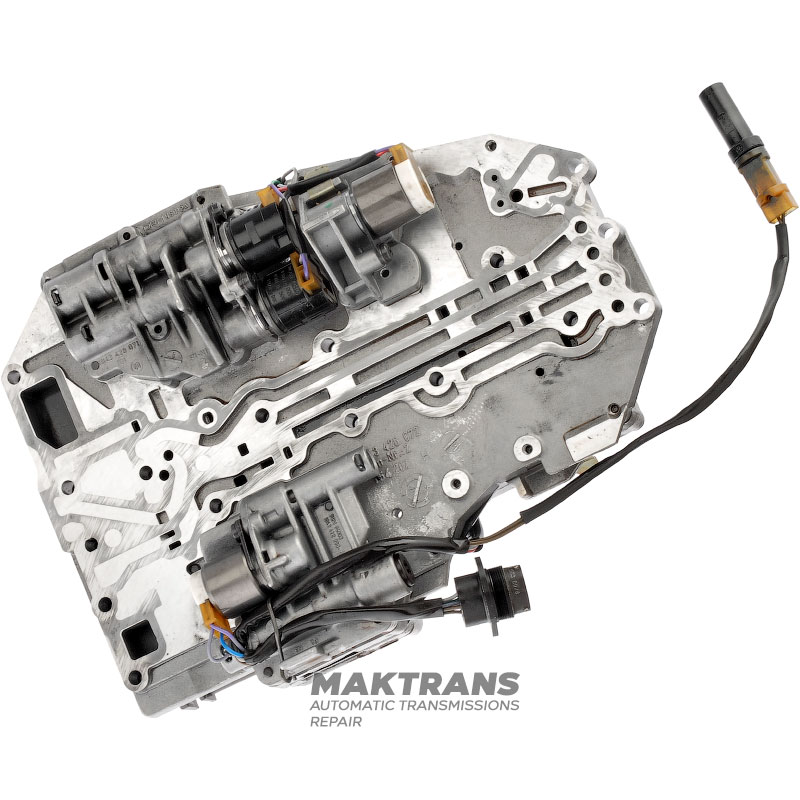 Teleso ventilu kompletné so solenoidmi ZF 4HP22 (použité, netestované) — oddeľovacia doska 086, 7-pinový konektor (1043428071, 1043428090, 1043428072, 1043428081, 1043428065)