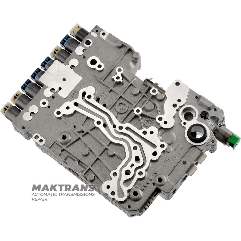 Hydraulická nádrž kompletná so solenoidmi (použitá, netestovaná) ZF 8HP45, 8HP50, ZF8HP70 — oddeľovacia doska AB 187 (1102327188 ZFS)