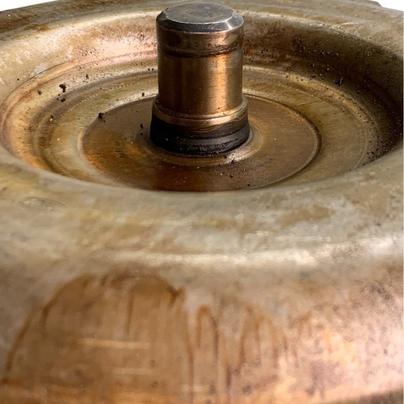 Hydraulický menič (použitý, neopravený) FORD 4R55E, 5R55E — vonkajší priemer pilotného ventilu 20,85 mm