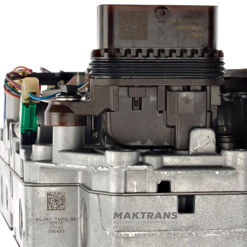 Zostava telesa ventilu so solenoidmi FORD 8F24 - oddeľovacie dosky J1KP-7Z490-DF, J1KP-7J236-CJ