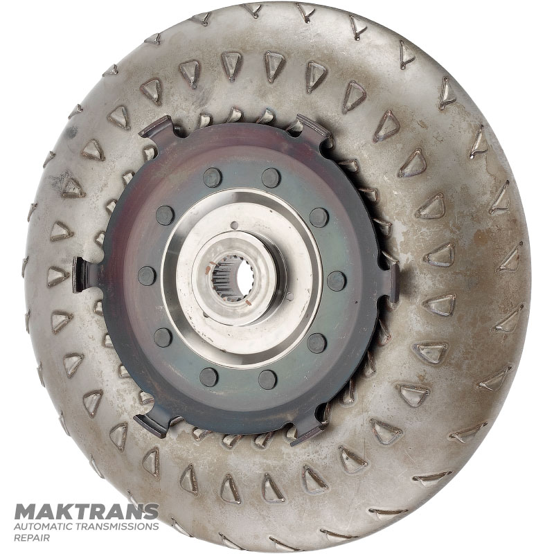 Turbínové koleso meniča krútiaceho momentu Nissan RE4R03A / JATCO JR403E — vonkajší Ø 239,35 mm, 18 drážok, vonkajší náboj Ø 39,85 mm, označenie meniča krútiaceho momentu KM